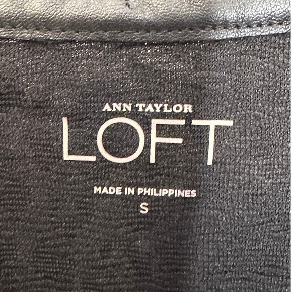 NWT LOFT black short sleeve faux leather trim patterned top size small - Picture 2 of 6